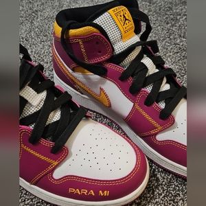 Nike Para MI size 7 youth